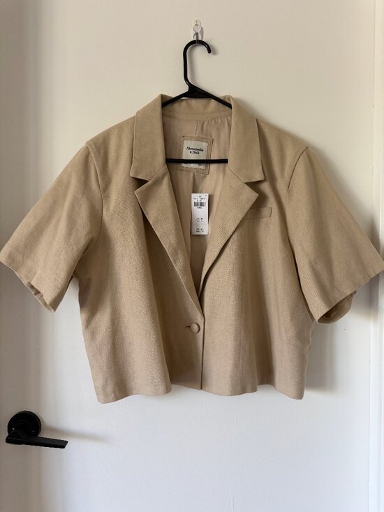Abercrombie & Fitch Jackets & Blazers - NWT Abercrombie & Fitch Cropped Linen Blend Short Sleeve Blazer Jacket Beige XL